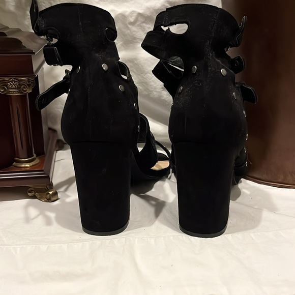 SHOE DAZZLE STRAPPY black VELVET 4" covered BLOCK HEEL BUCKLE & STUDS size 8.5 - Picture 4 of 10